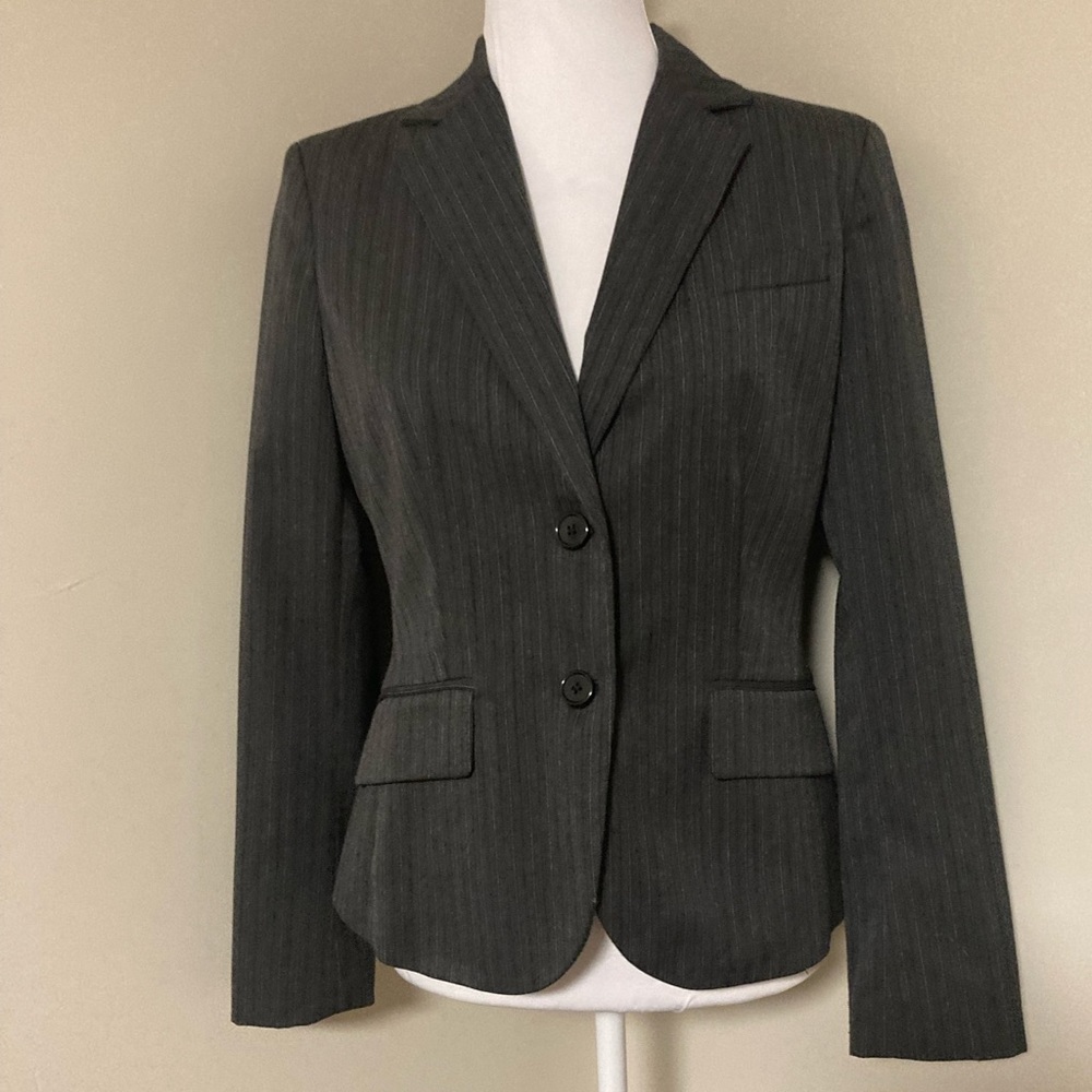 New York & Co. Grey Pinstripe Stretch Fitted Blazer